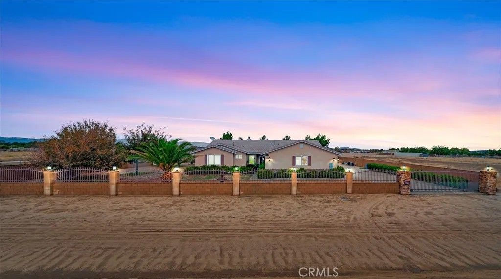 Photo of 8347 W Avenue D10, Lancaster, CA 93536 (MLS # SR25267600)
