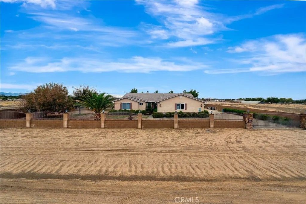 Photo of 8347 W Avenue D10, Lancaster, CA 93536 (MLS # SR25267600)