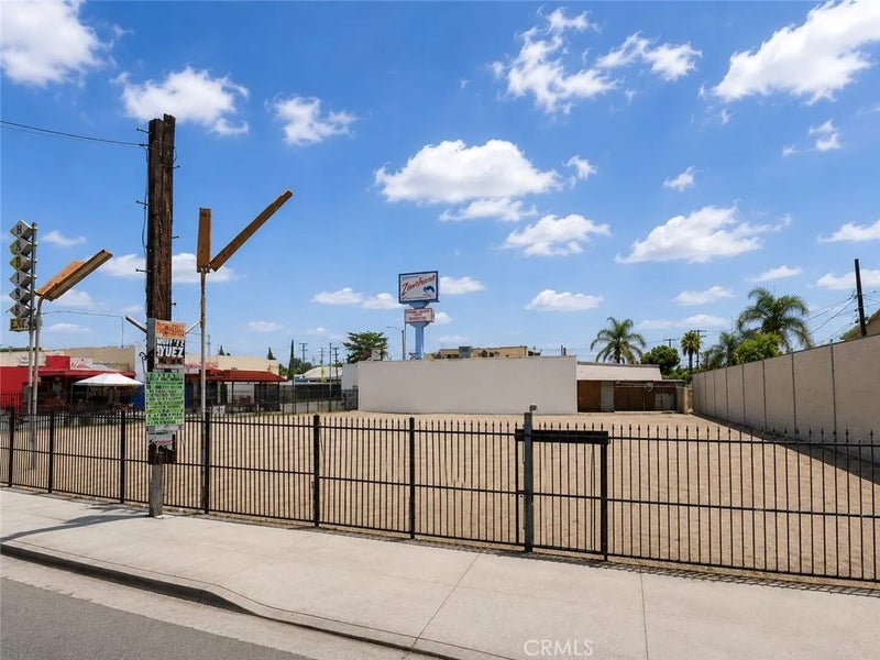 3900 Whittier