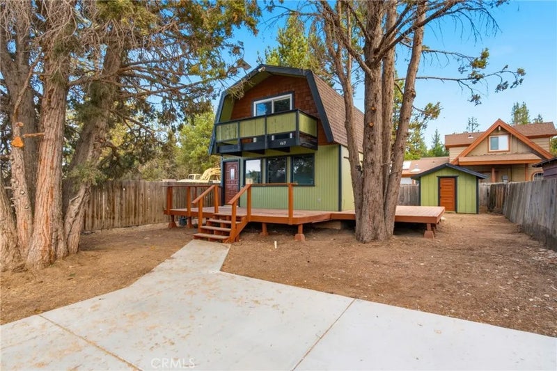 461 W Meadow