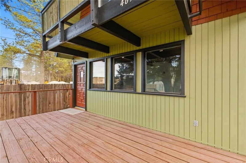 461 W Meadow