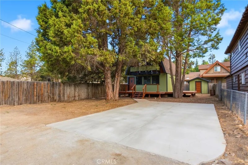 461 W Meadow