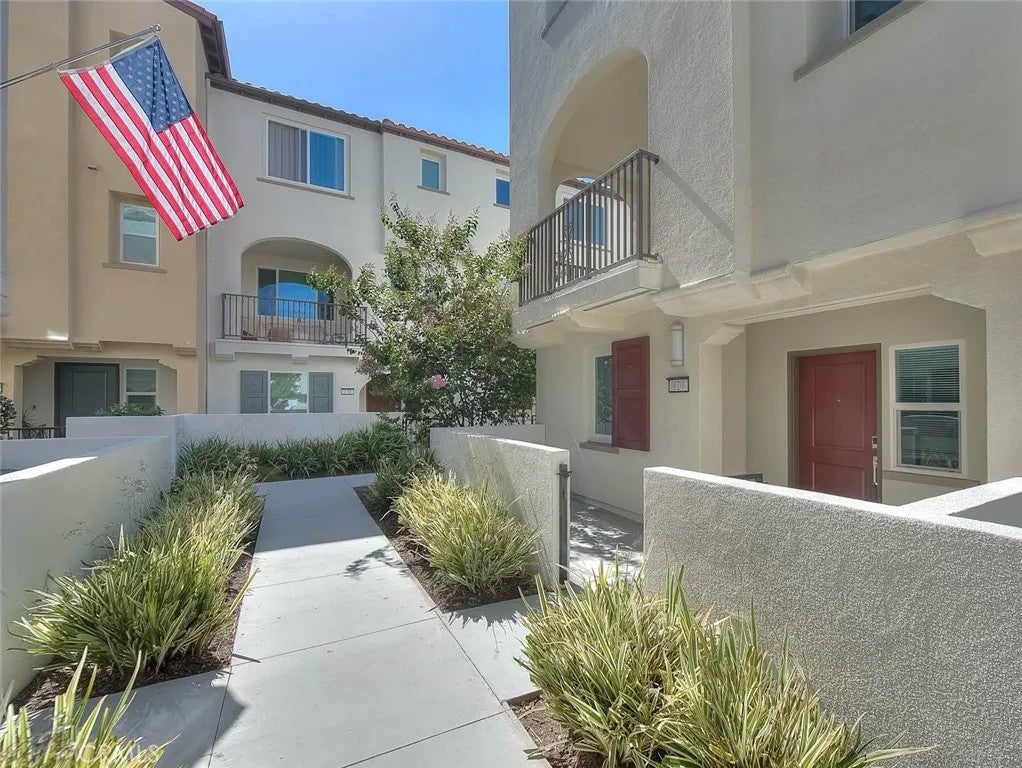 Photo of 2750 W 182nd ST #120, Torrance, CA 90504 (MLS # AR26213733)