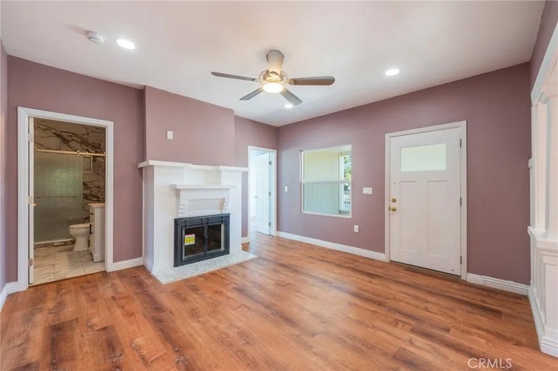 2041 W 29th Place