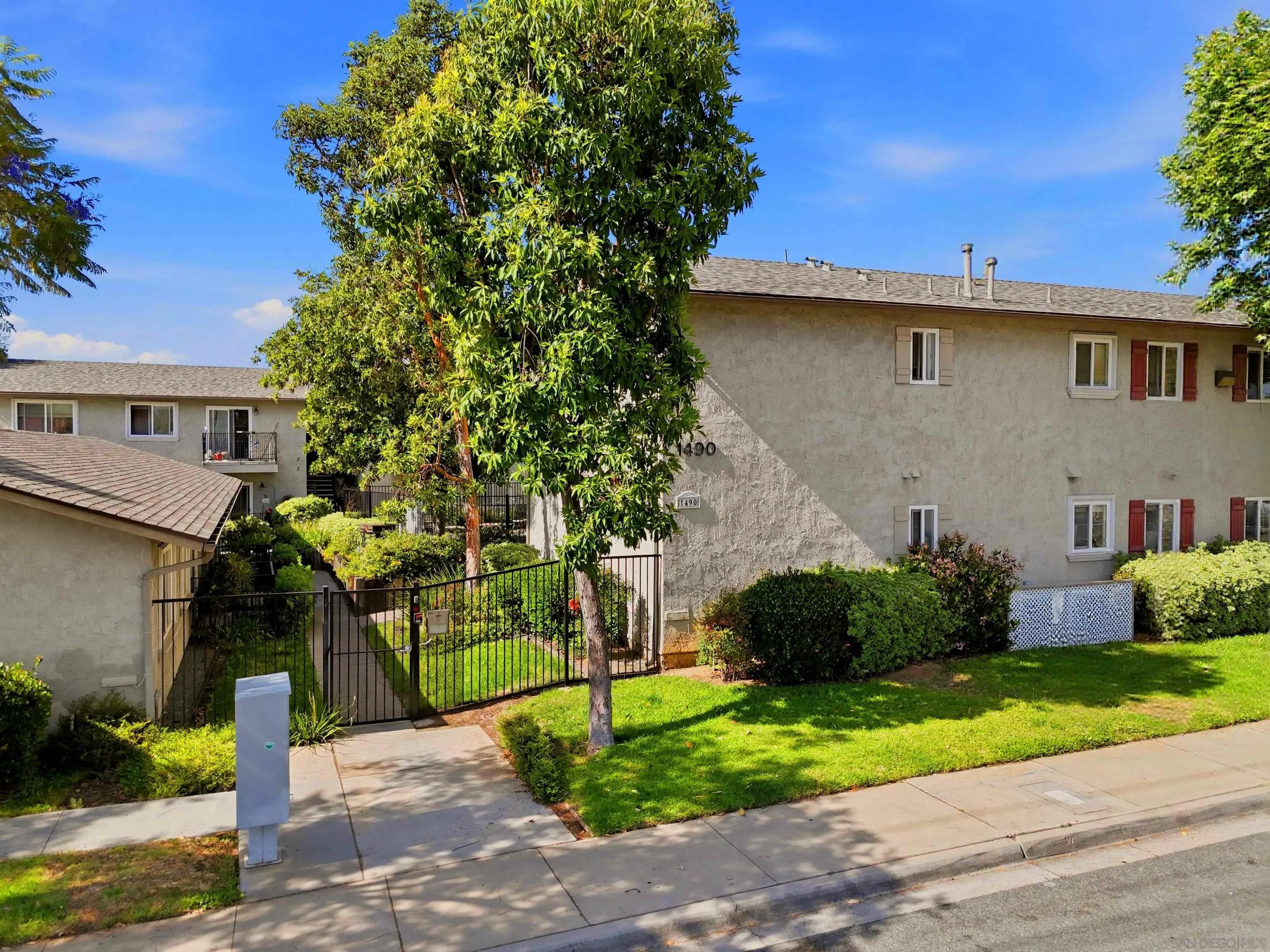 1490 Naranca Ave. 11
