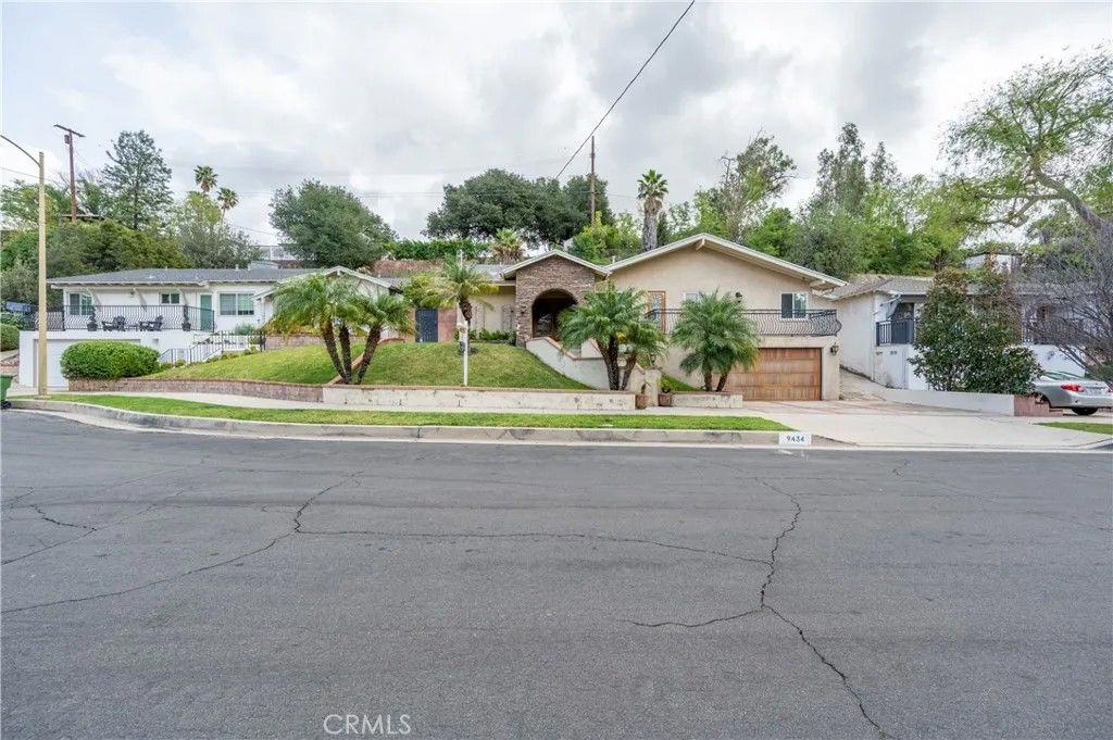 Photo of 9434 Mclennan Avenue, Northridge, CA 91343 (MLS # GD26034157)