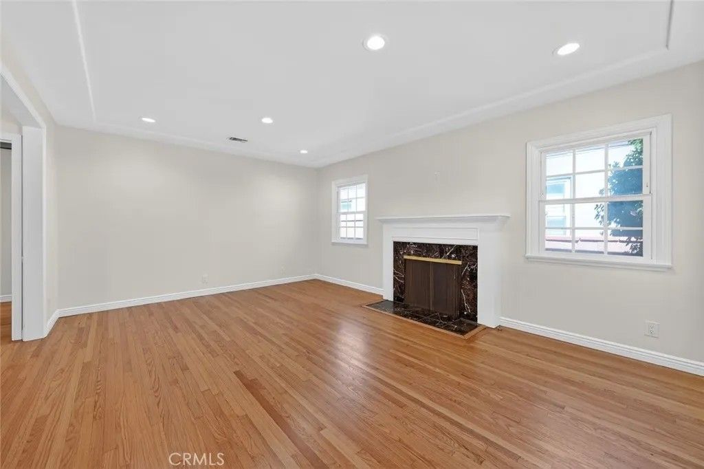 Photo of 1641 N Catalina St, Burbank, CA 91505 (MLS # BB26055427)