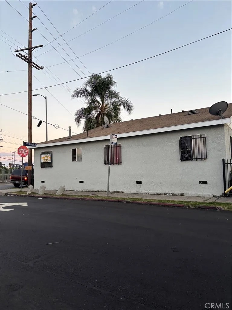 3201-3201 Long Beach
