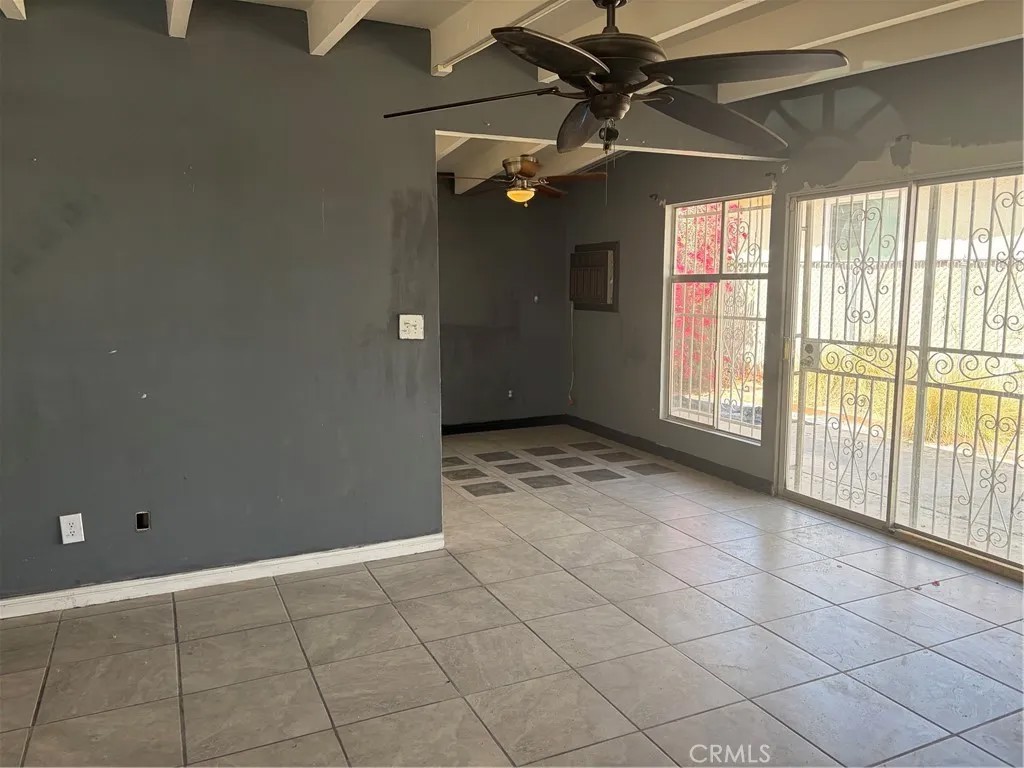 68150 Calle Blanco