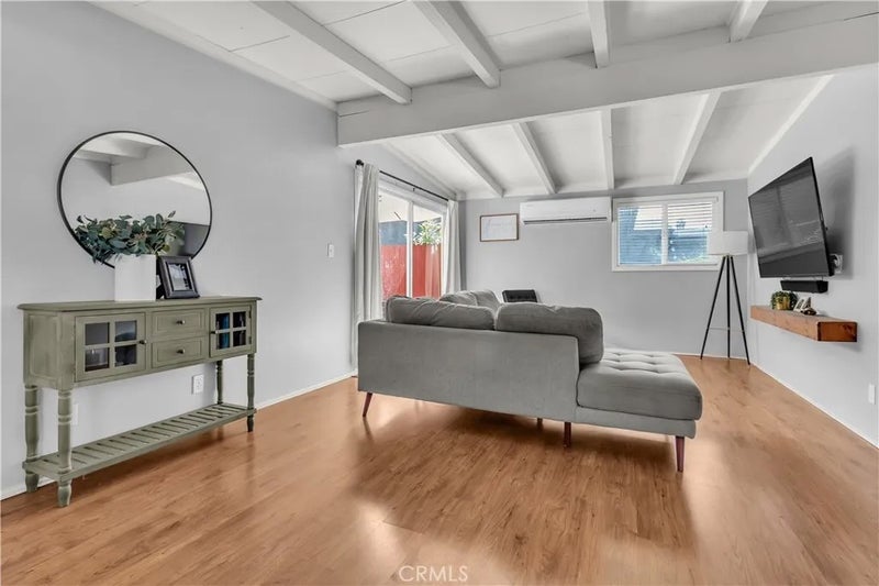1502 Lyndhurst