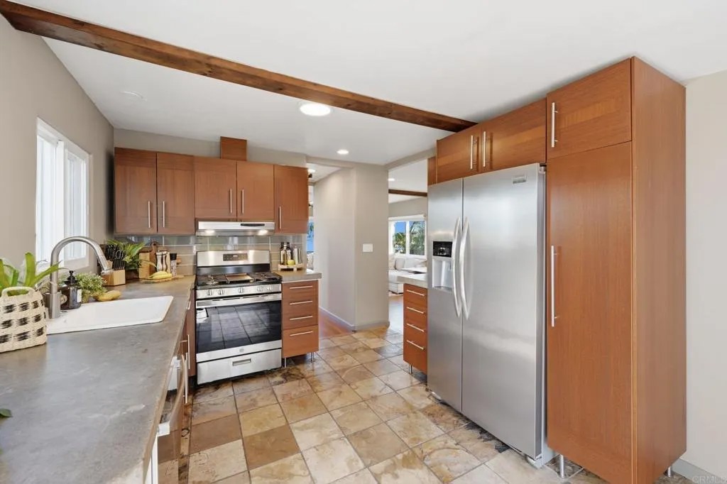 4415 Voltaire Street