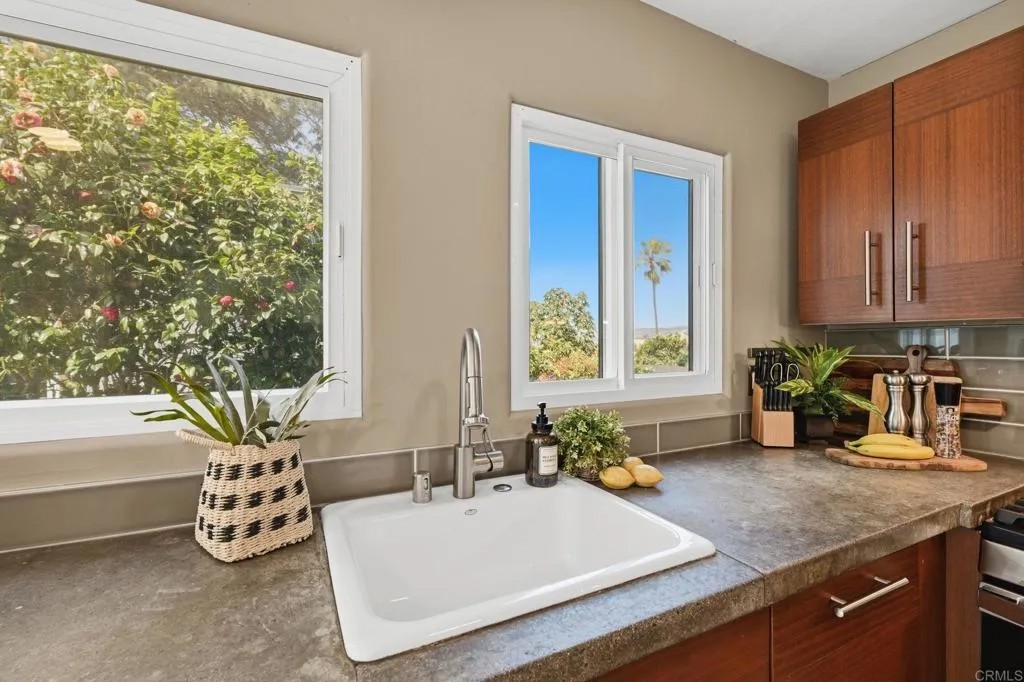 4415 Voltaire Street