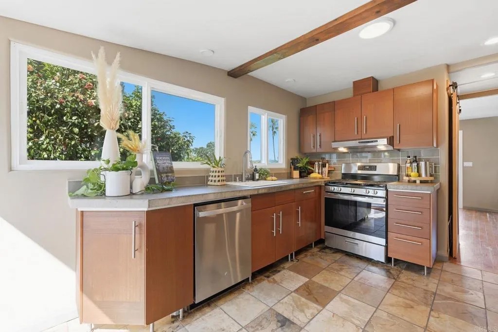 4415 Voltaire Street