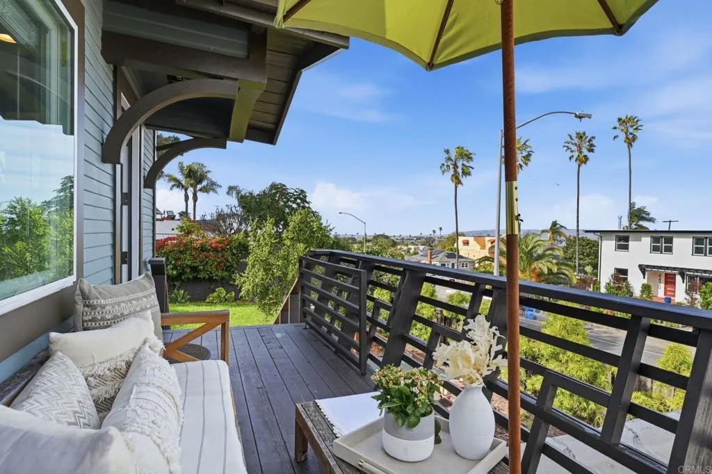 4415 Voltaire Street