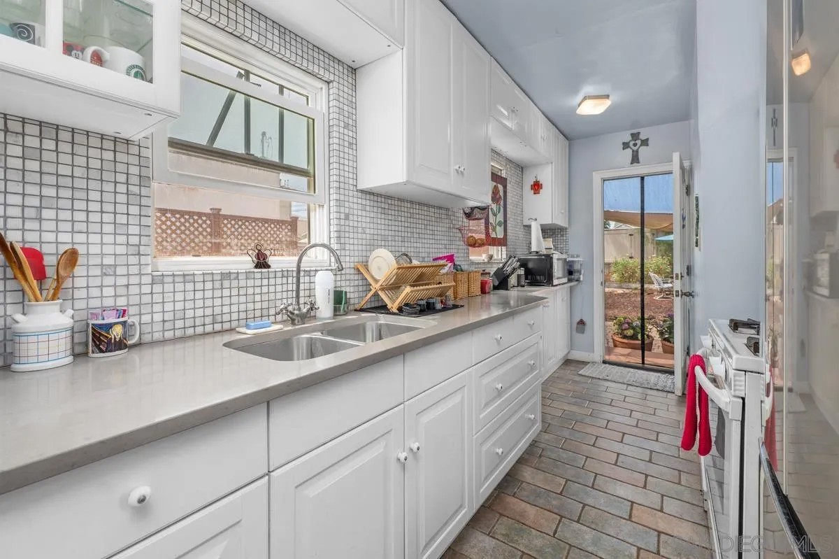 3572 33rd Street