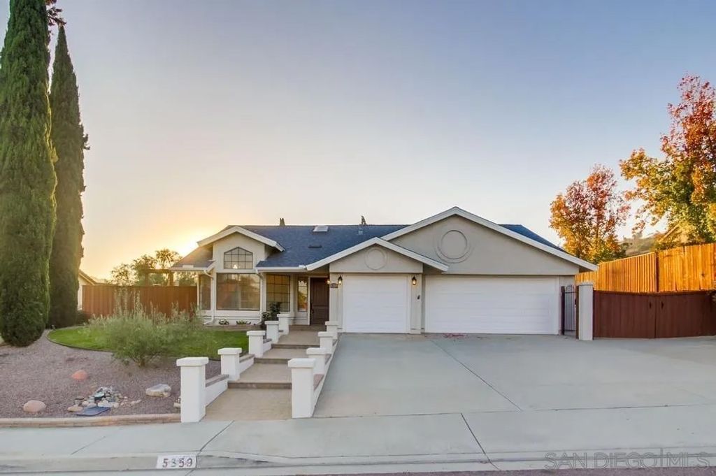 Photo of 5359 Triple Crown Dr, Bonsall, CA 92003 (MLS # 250042896)