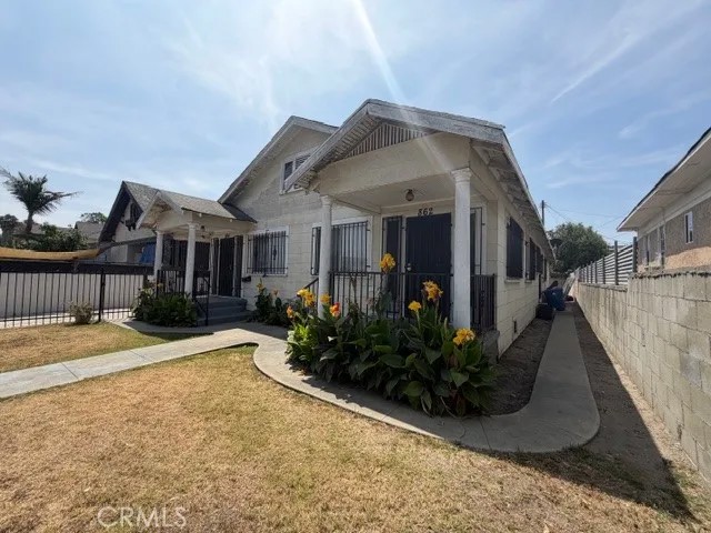862 E 49th Street