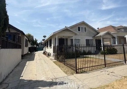 862 E 49th Street