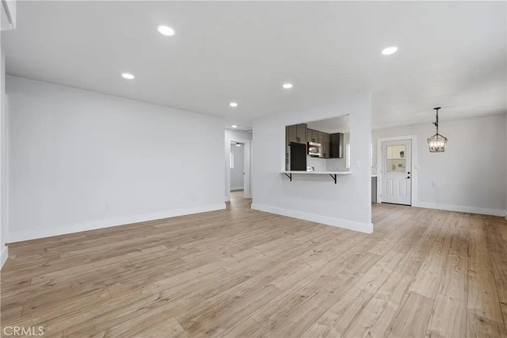 Photo of 623 S Mistletoe Avenue, San Jacinto, CA 92583 (MLS # PW26182354)