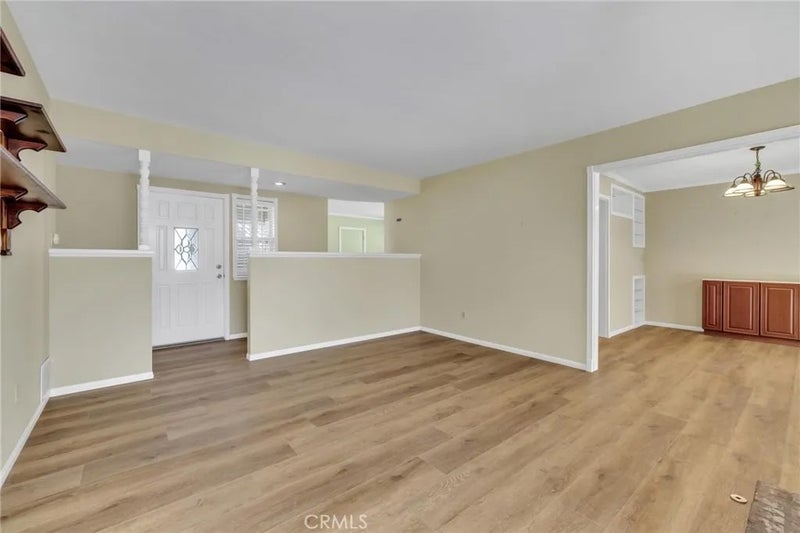 2212 Hartford