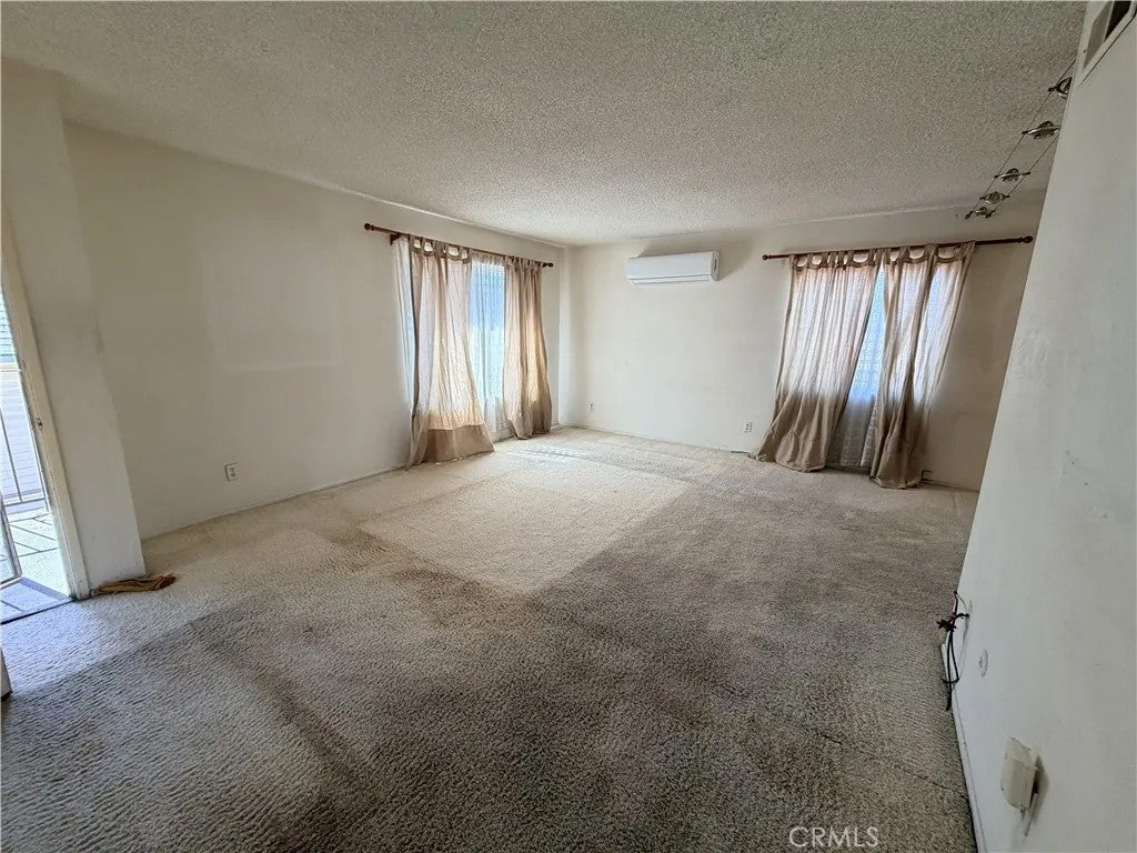 124 E Avenue 44