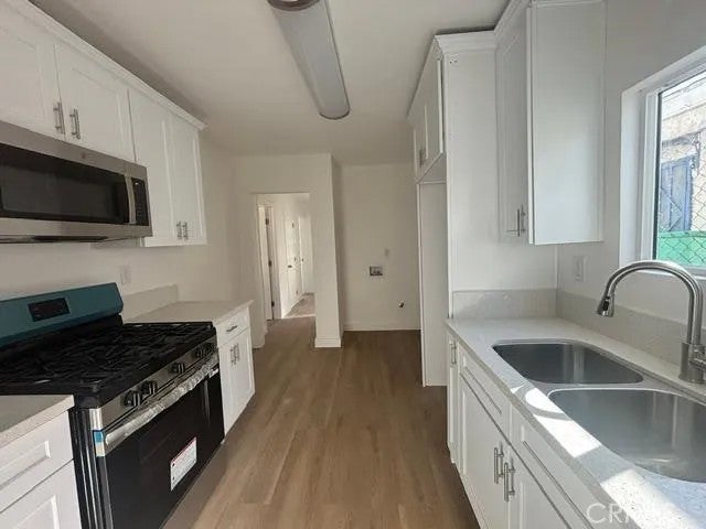 2214 E 111th