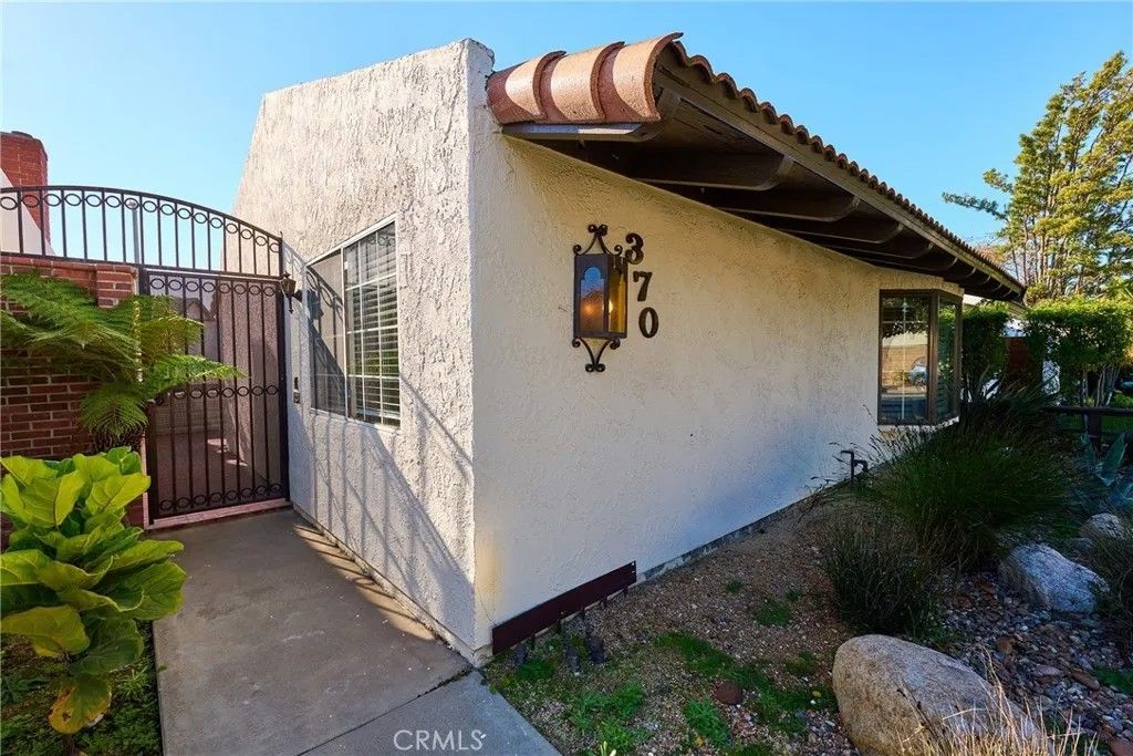 Photo of 370 Electric Ave, Seal Beach, CA 90740 (MLS # OC25272001)