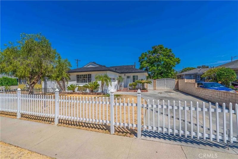 1631 E Arbutus
