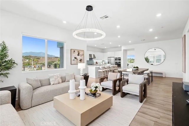 131 Sash, Irvine