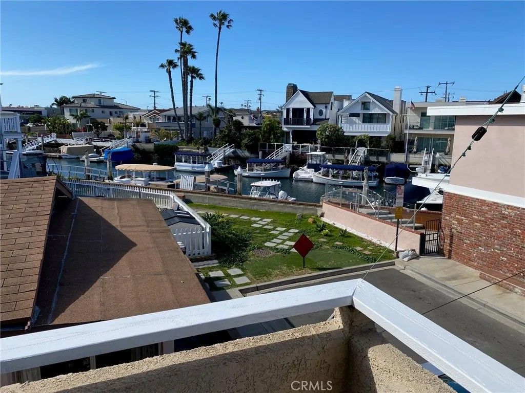 Photo of 406 Clubhouse AVE, Newport Beach, CA 92663 (MLS # NP26098507)