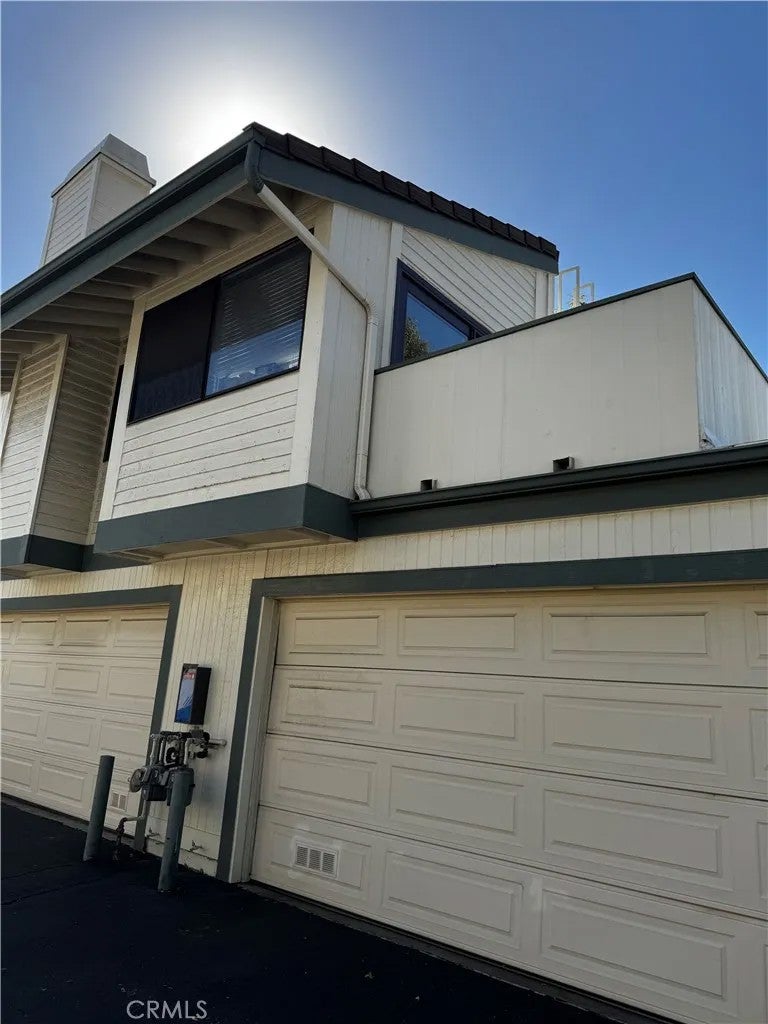 10574 Sunland Boulevard 7
