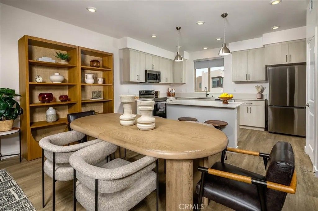 Photo of 1545 W Vista Way, San Pedro, CA 90732 (MLS # SB26145726)