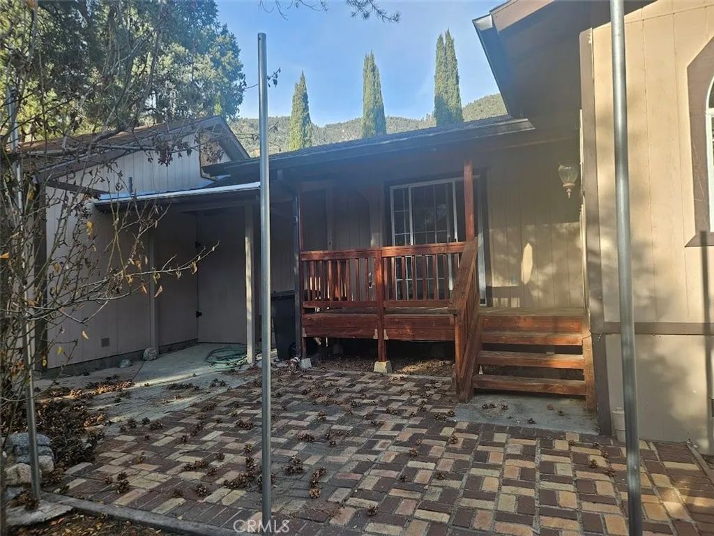 Photo of 2808 Yukon Way, Pine Mountain Club, CA 93222 (MLS # SR26017209)