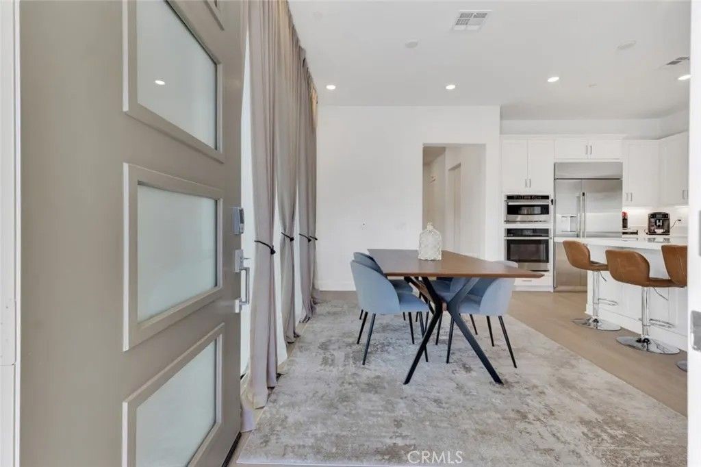 Photo of 26712 Afton Lane, Valencia, CA 91381 (MLS # SR25278719)