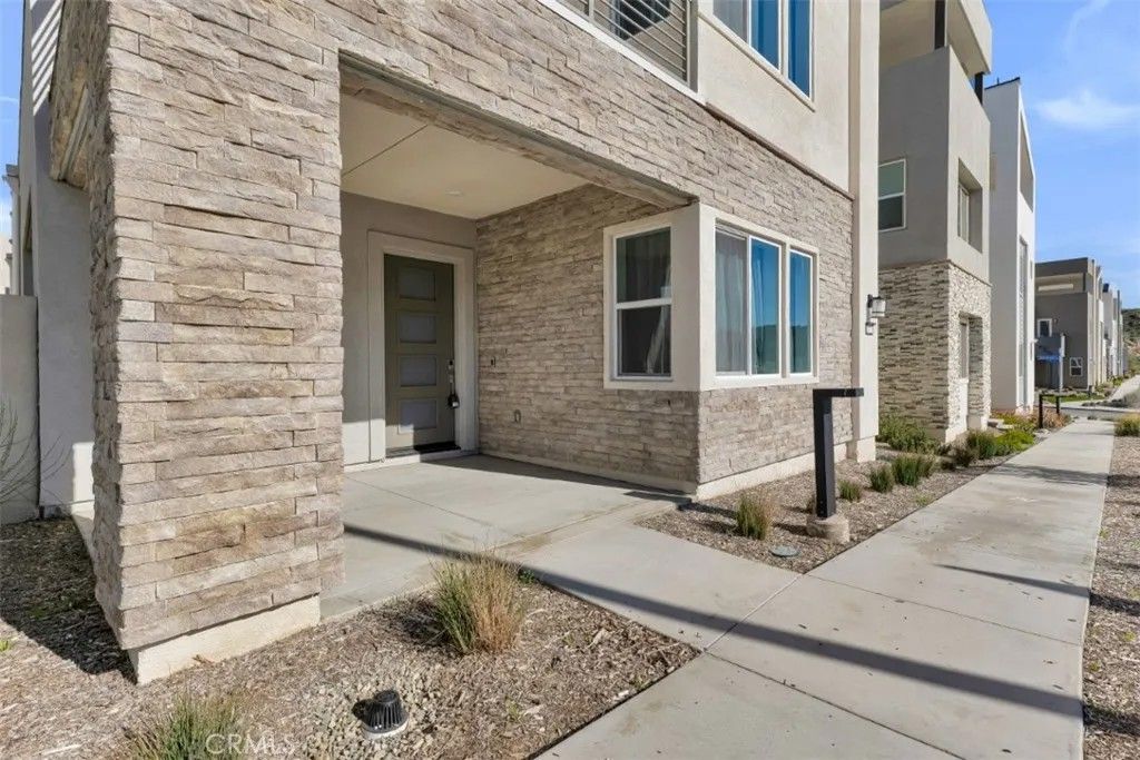 Photo of 26712 Afton Lane, Valencia, CA 91381 (MLS # SR25278719)