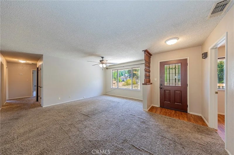 45453 N Oakview