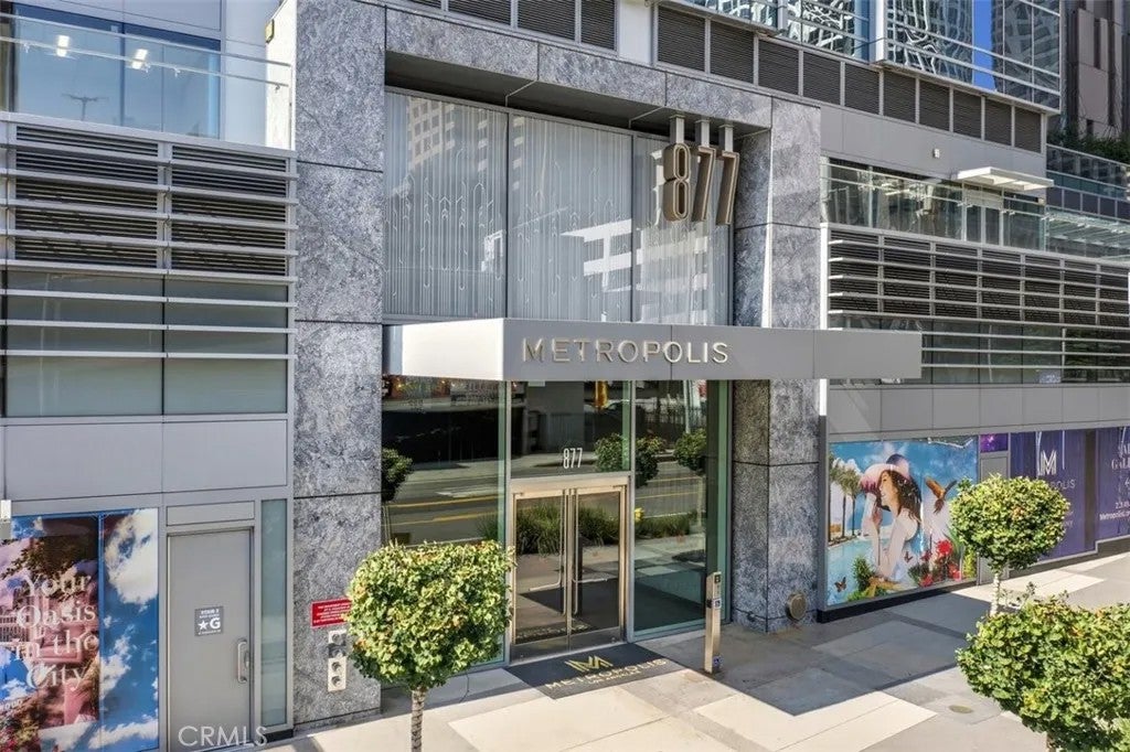 877 Francisco Street 3102