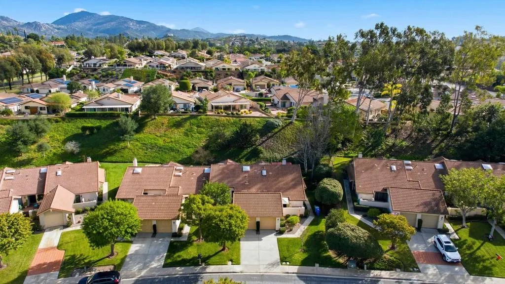 17859 Avenida Alozdra