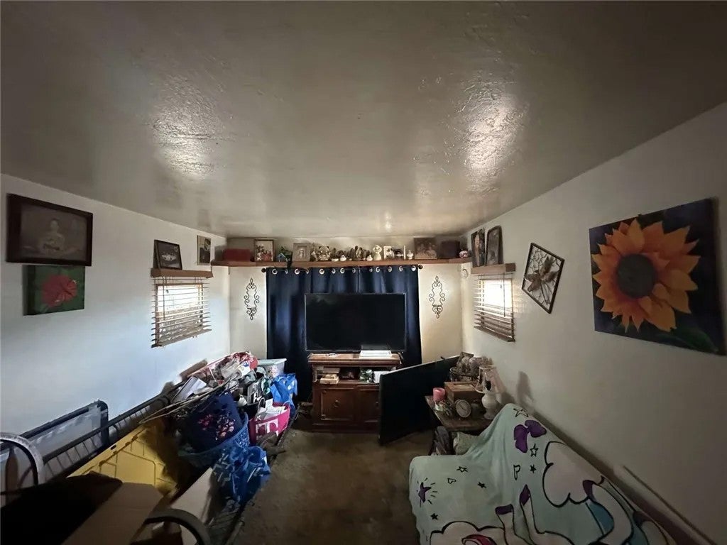 87 Niland Avenue
