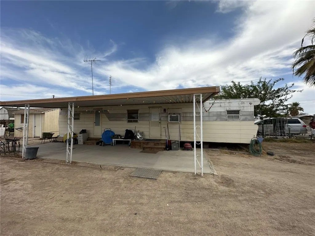 87 Niland Avenue