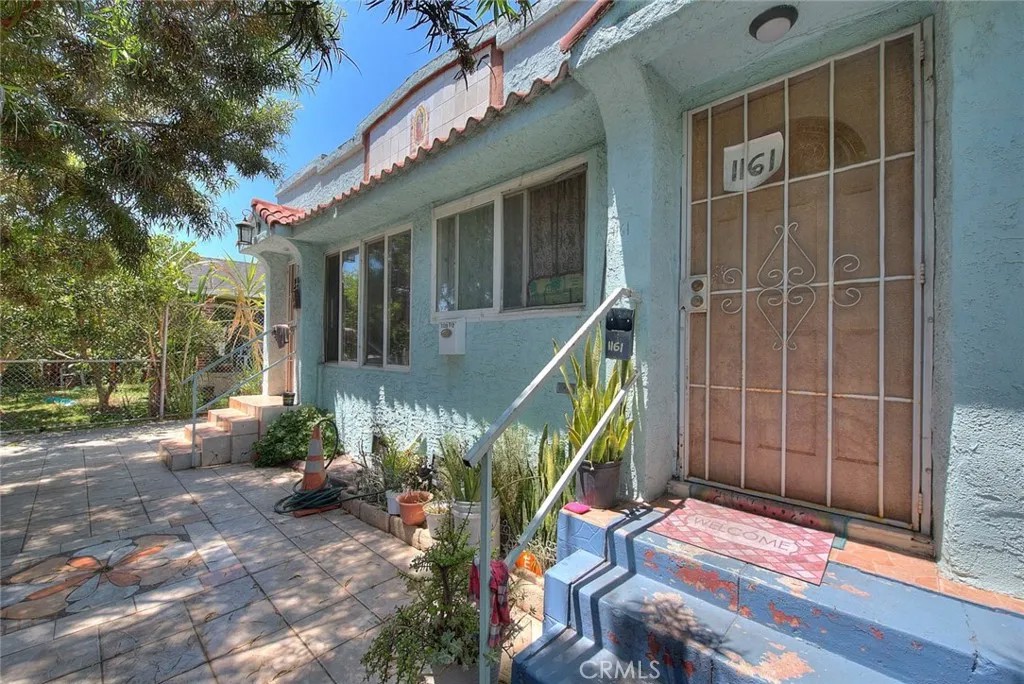 1159 E 74th Street