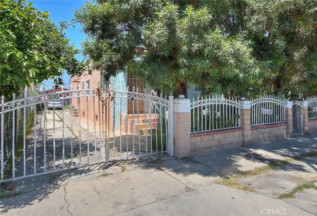 1159 E 74th Street