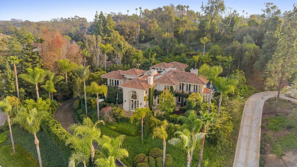 Photo of 17177 Calle Serena, Rancho Santa Fe, CA 92067 (MLS # 250044192)