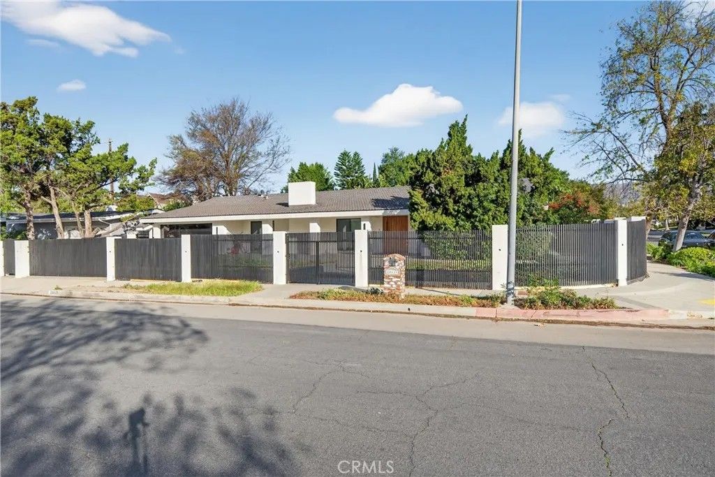 Photo of 20431 Germain, Chatsworth, CA 91311 (MLS # GD26028990)