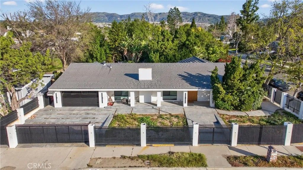 Photo of 20431 Germain, Chatsworth, CA 91311 (MLS # GD26028990)