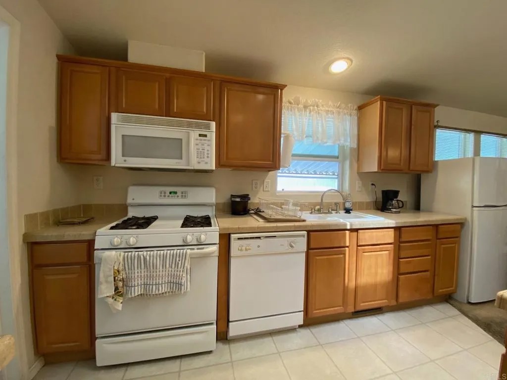 13300 Los Coches Rd E #8