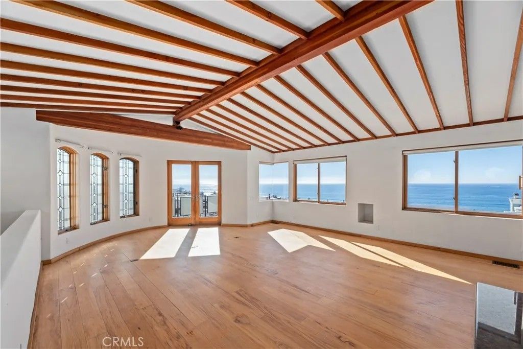 Photo of 225 24th Street, Manhattan Beach, CA 90266 (MLS # SB25262691)