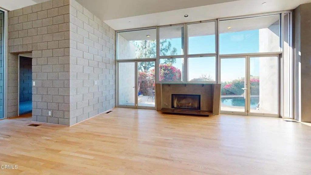 Photo of 1602 Woodglen Lane, Altadena, CA 91001 (MLS # P1-25478)