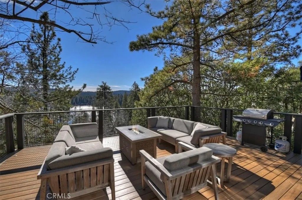 Photo of 27921 West Shore, Lake Arrowhead, CA 92352 (MLS # IG26008942)