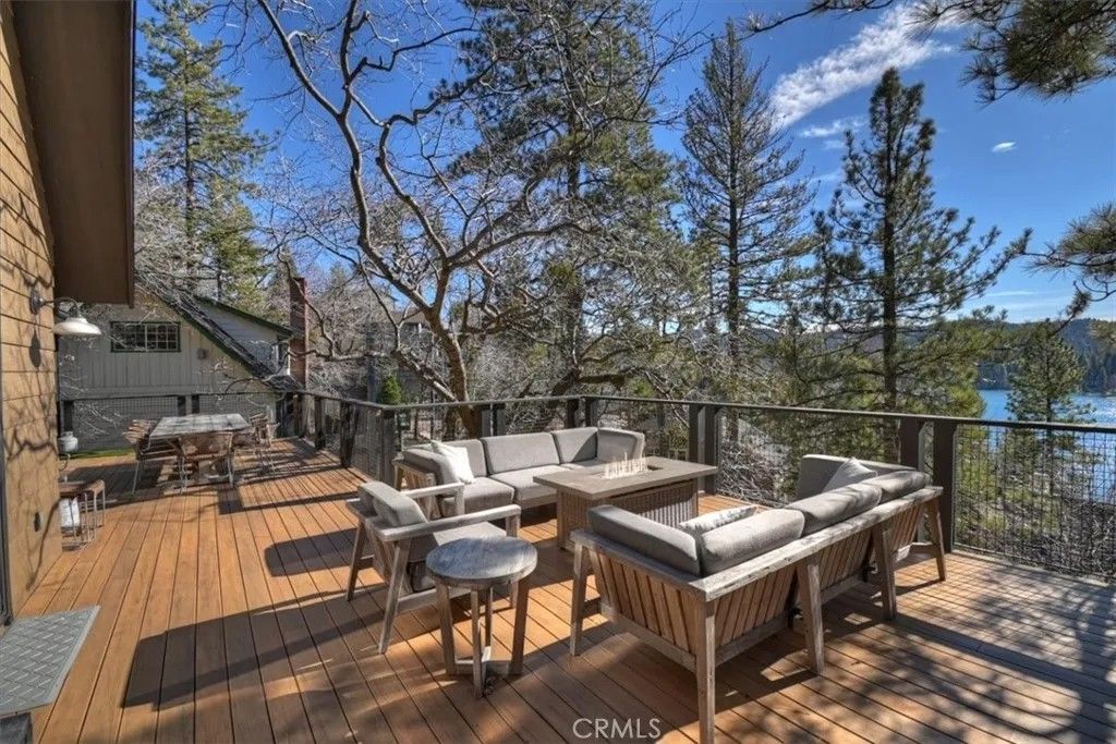 Photo of 27921 West Shore, Lake Arrowhead, CA 92352 (MLS # IG26008942)